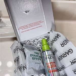 Garnier Fructis Diamond Sleek Hair Spray Frizz Control Shine Mist NEW